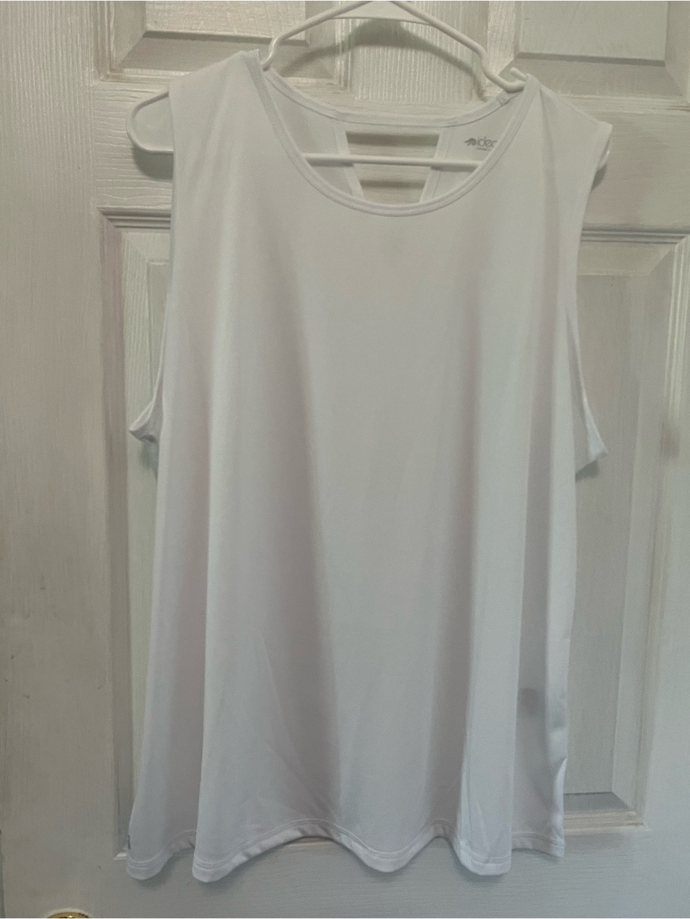 White Sleeveless Performance Tank Top